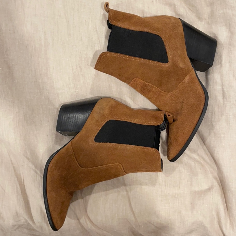 Steve Madden brown suede ankle boots size 10